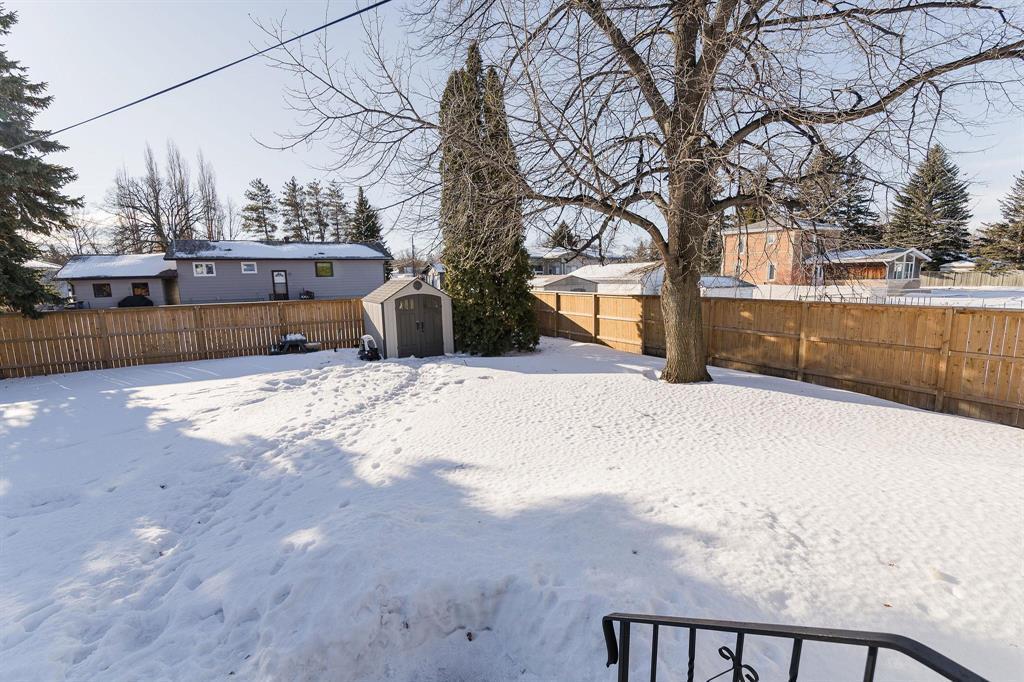 30 Bishop Bay, Carman, MB - Outdoor