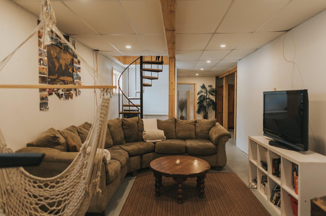 Family room - 1 Rue Brassard, Labelle, QC - Indoor Photo Showing Living Room