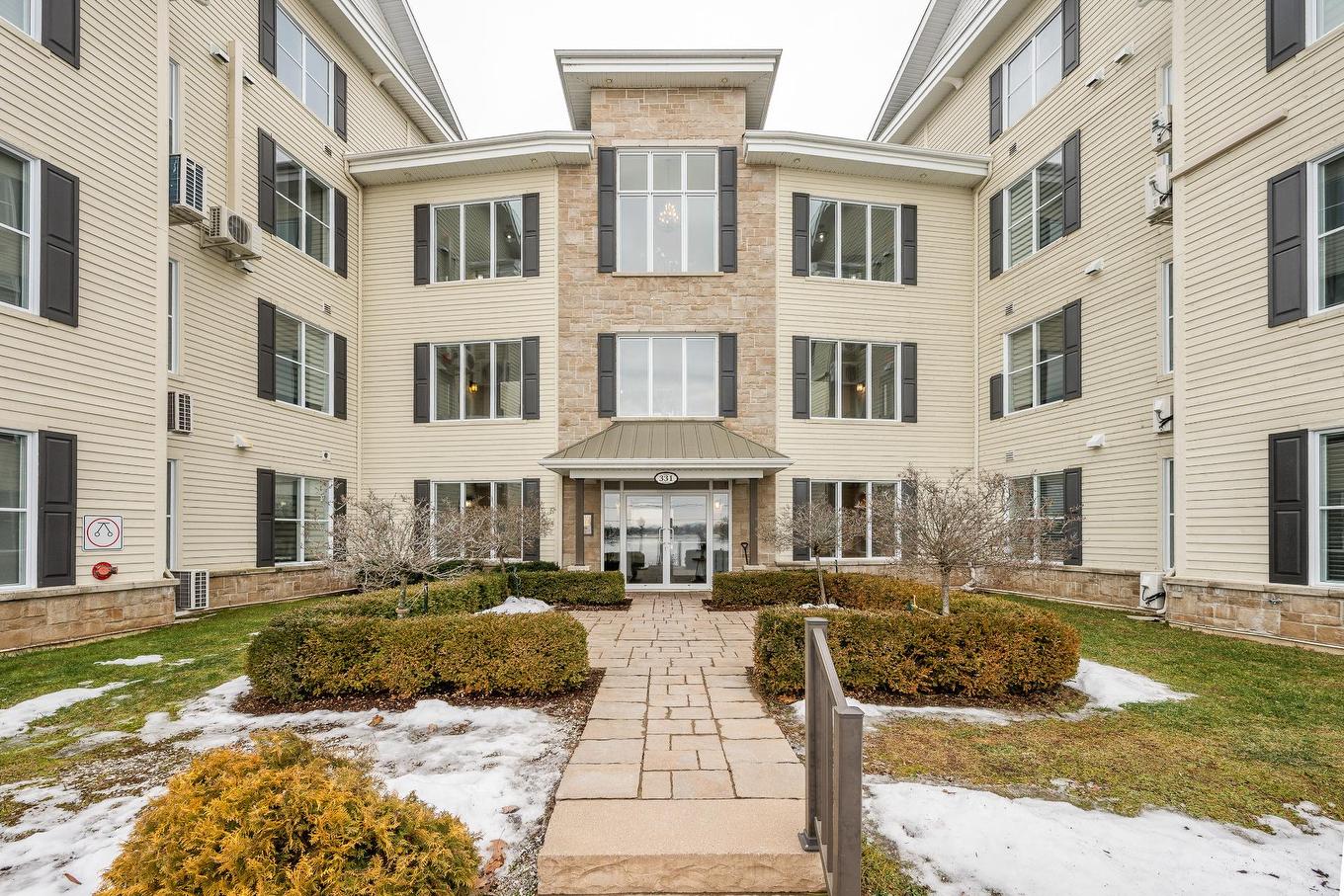 Façade - 205-331 Av. De Venise O., Venise-En-Québec, QC - Outdoor