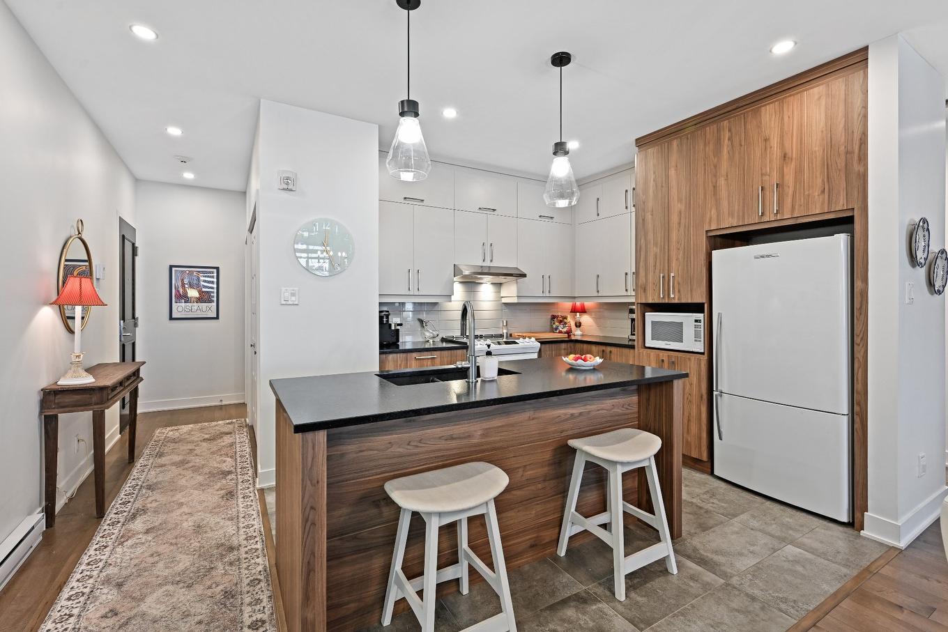 Cuisine - 205-331 Av. De Venise O., Venise-En-Québec, QC - Indoor Photo Showing Kitchen