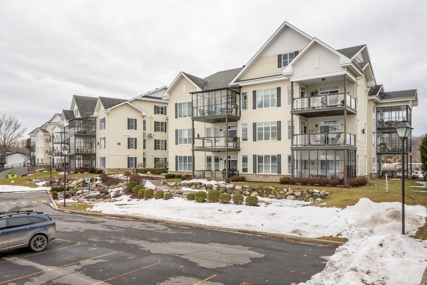 Extérieur - 205-331 Av. De Venise O., Venise-En-Québec, QC - Outdoor With Facade