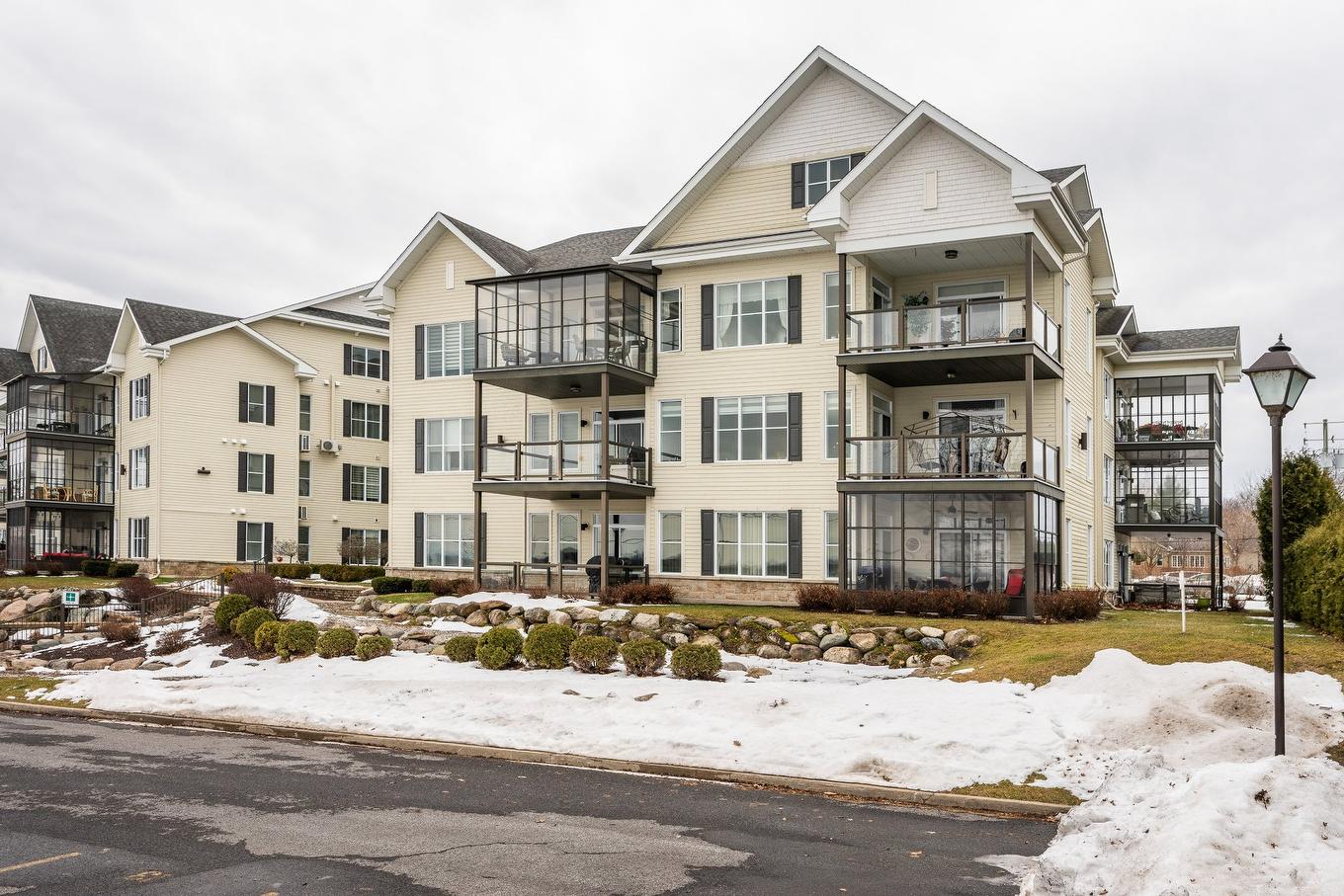 Extérieur - 205-331 Av. De Venise O., Venise-En-Québec, QC - Outdoor With Facade