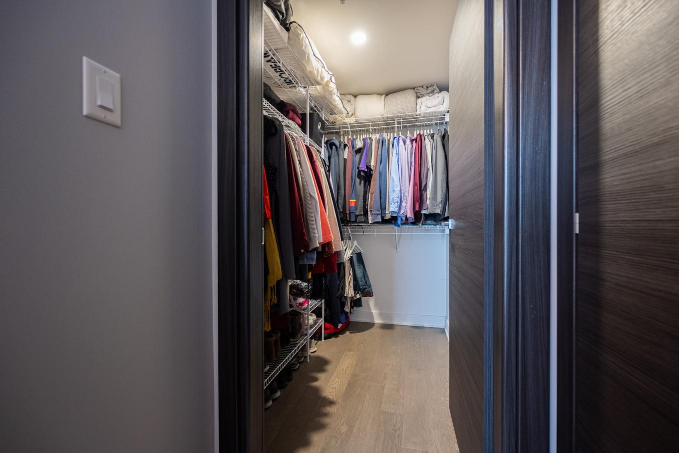Walk-in closet - 804-3647 Av. Jean-Béraud, Laval (Chomedey), QC - Indoor With Storage
