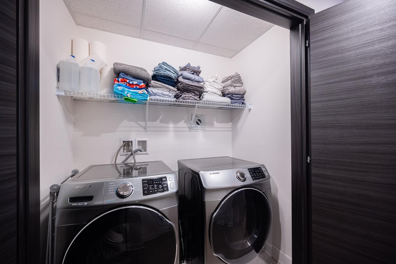 Laundry room - 804-3647 Av. Jean-Béraud, Laval (Chomedey), QC - Indoor Photo Showing Laundry Room