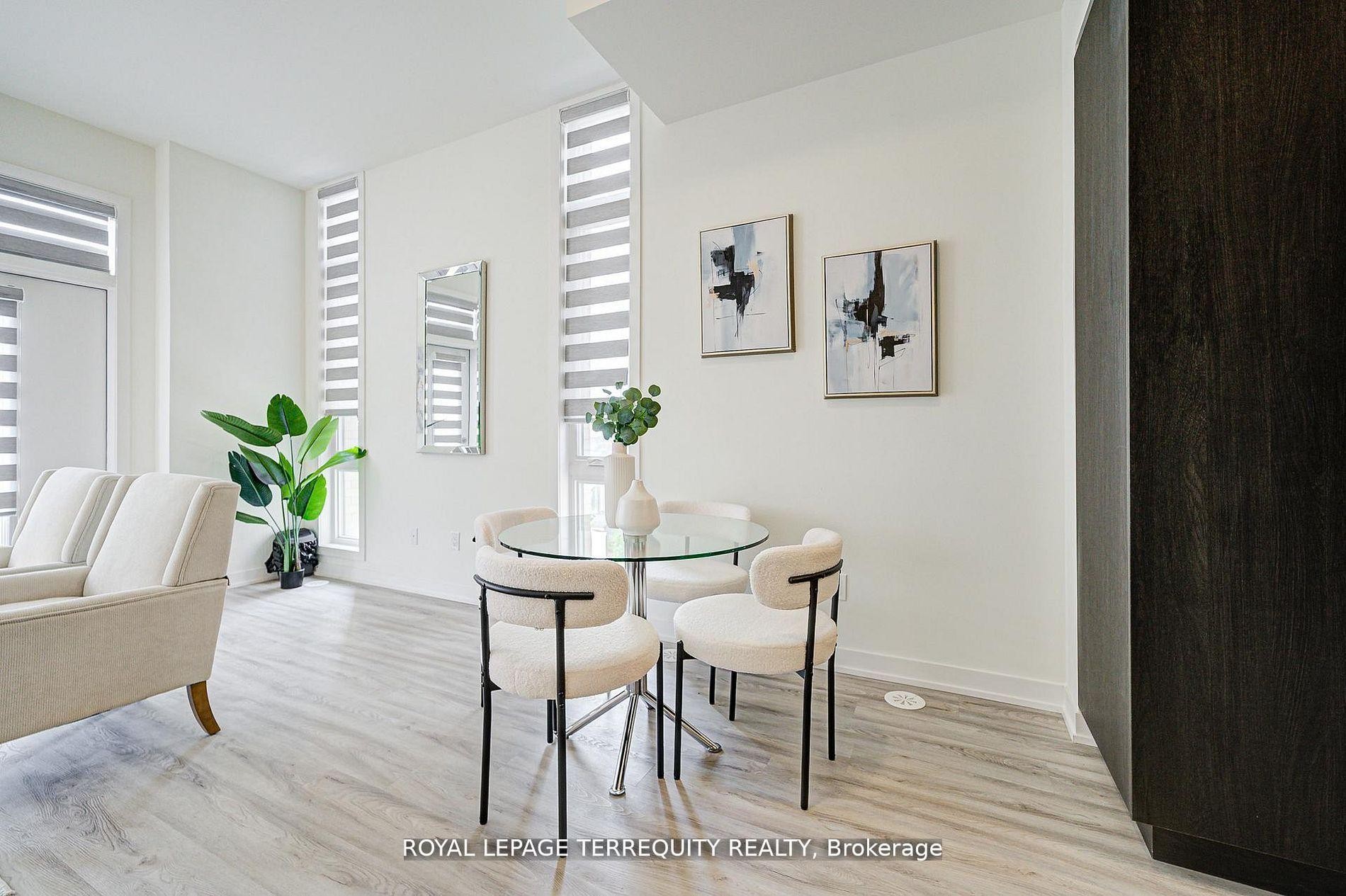 601-7 Steckley House Lane, Richmond Hill, ON - Indoor Photo Showing Dining Room