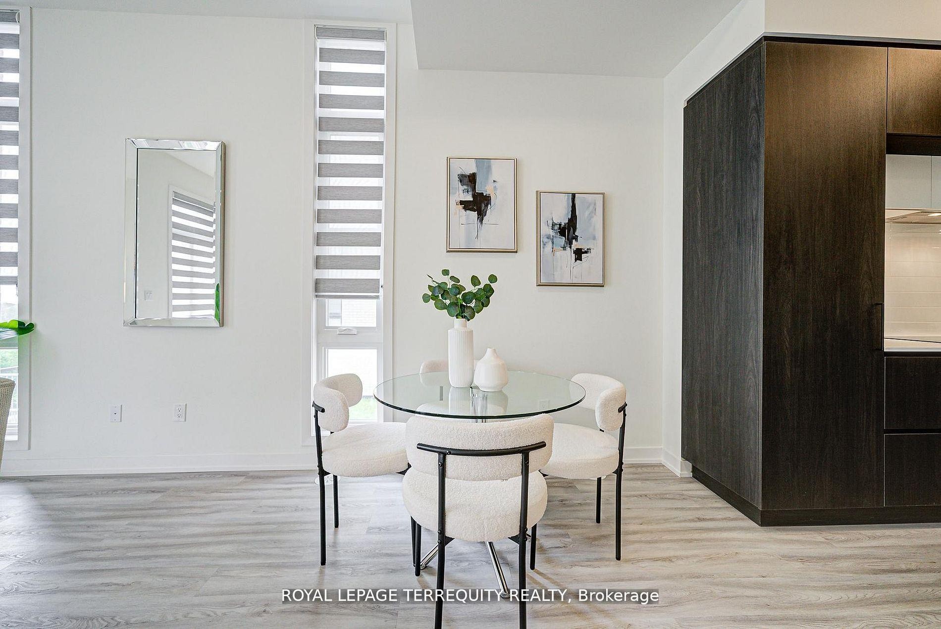 601-7 Steckley House Lane, Richmond Hill, ON - Indoor Photo Showing Dining Room