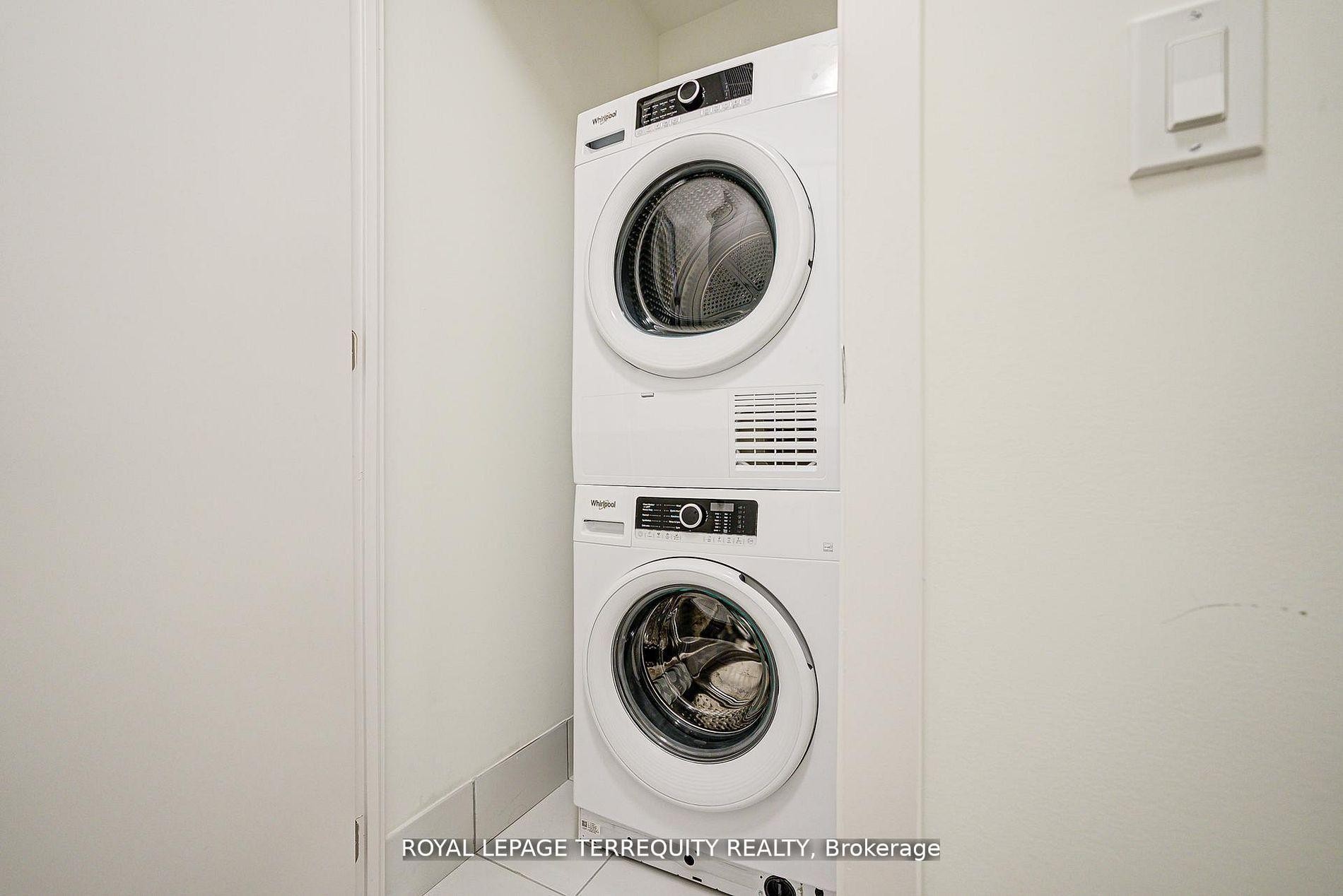 601-7 Steckley House Lane, Richmond Hill, ON - Indoor Photo Showing Laundry Room