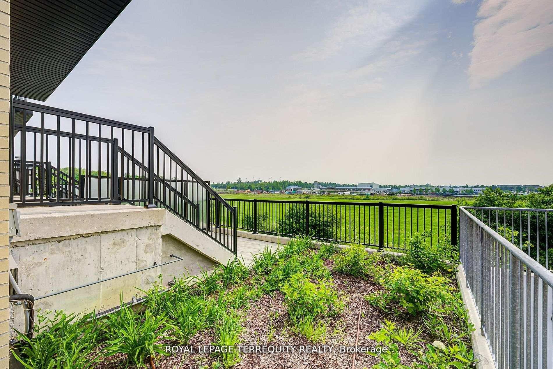 601-7 Steckley House Lane, Richmond Hill, ON - Outdoor