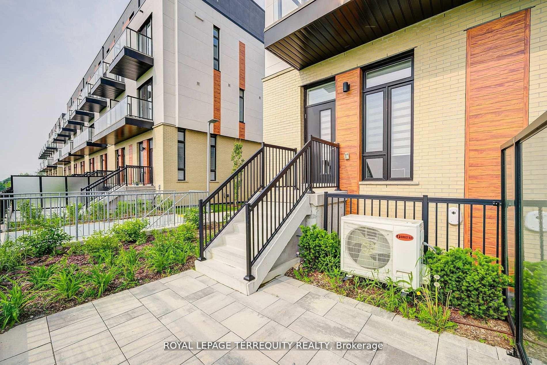 601-7 Steckley House Lane, Richmond Hill, ON - Outdoor