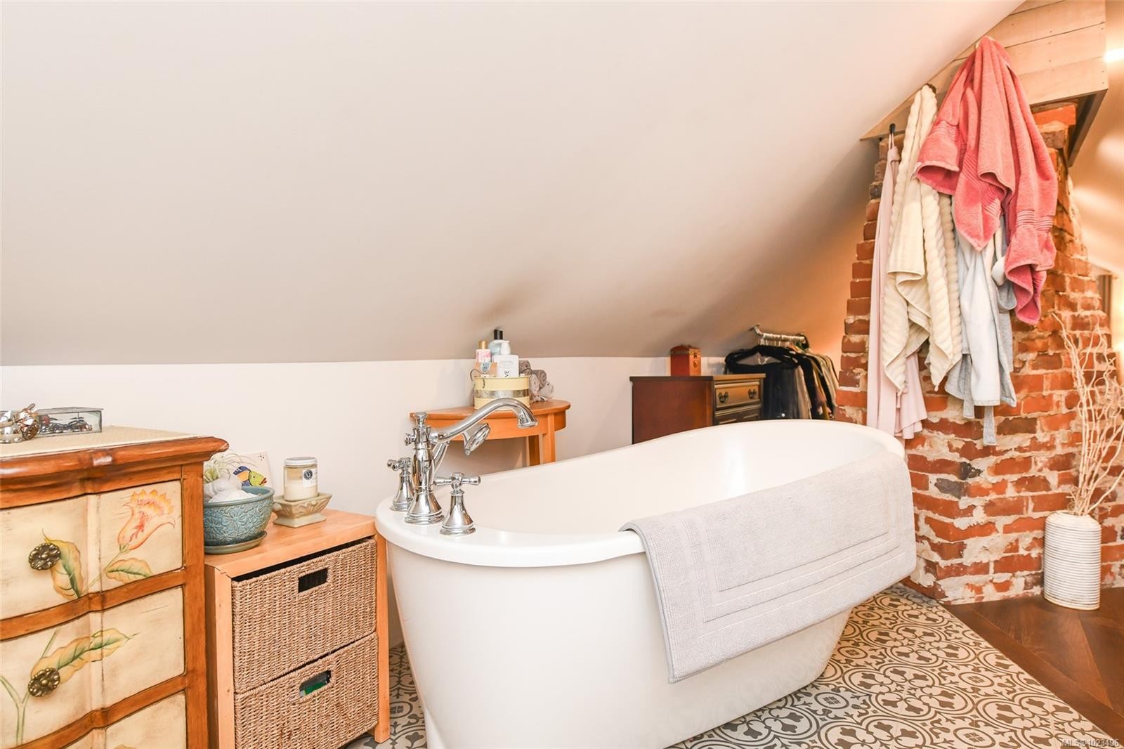 237 Morland Rd, Comox, BC