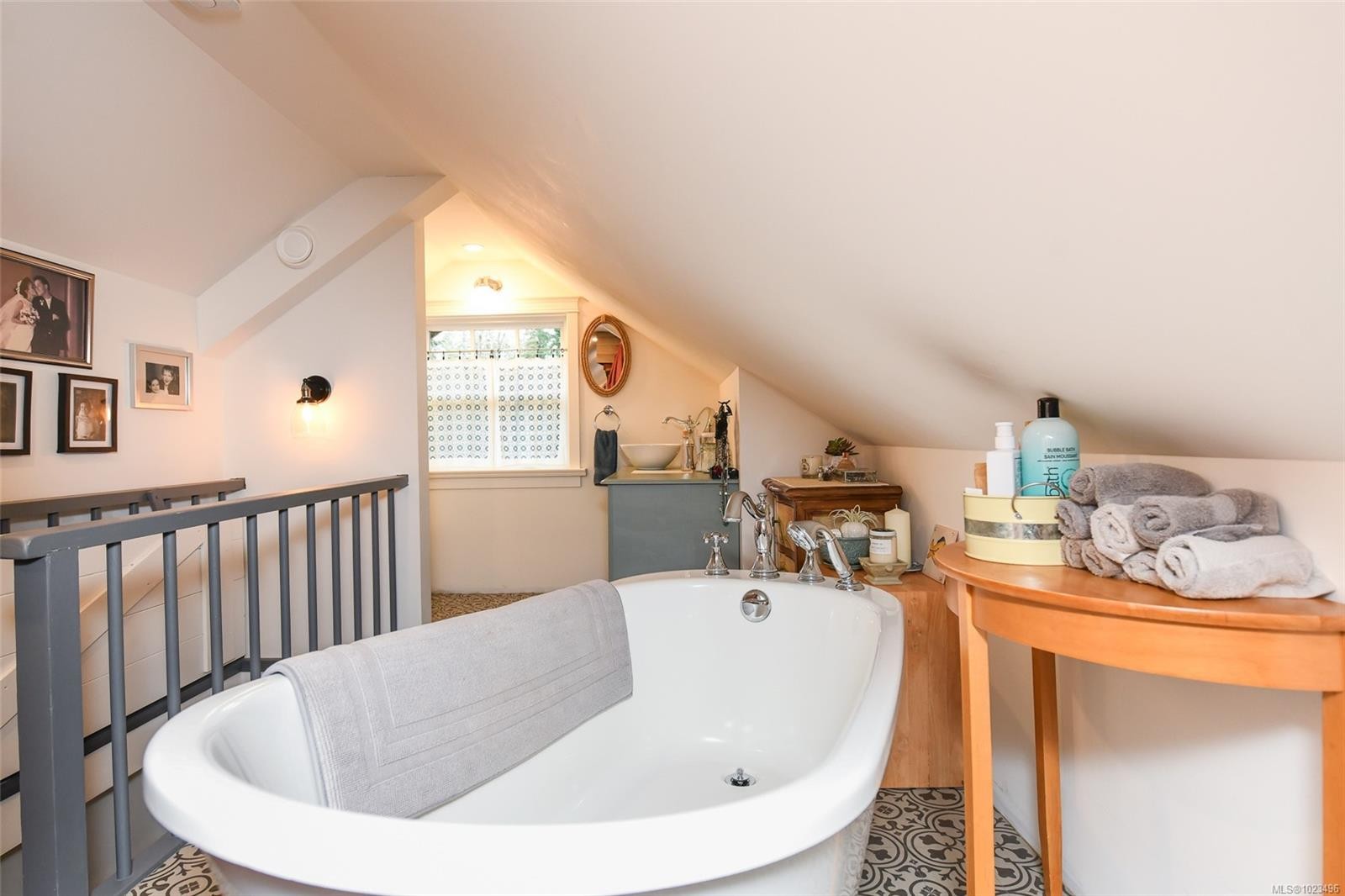 237 Morland Rd, Comox, BC