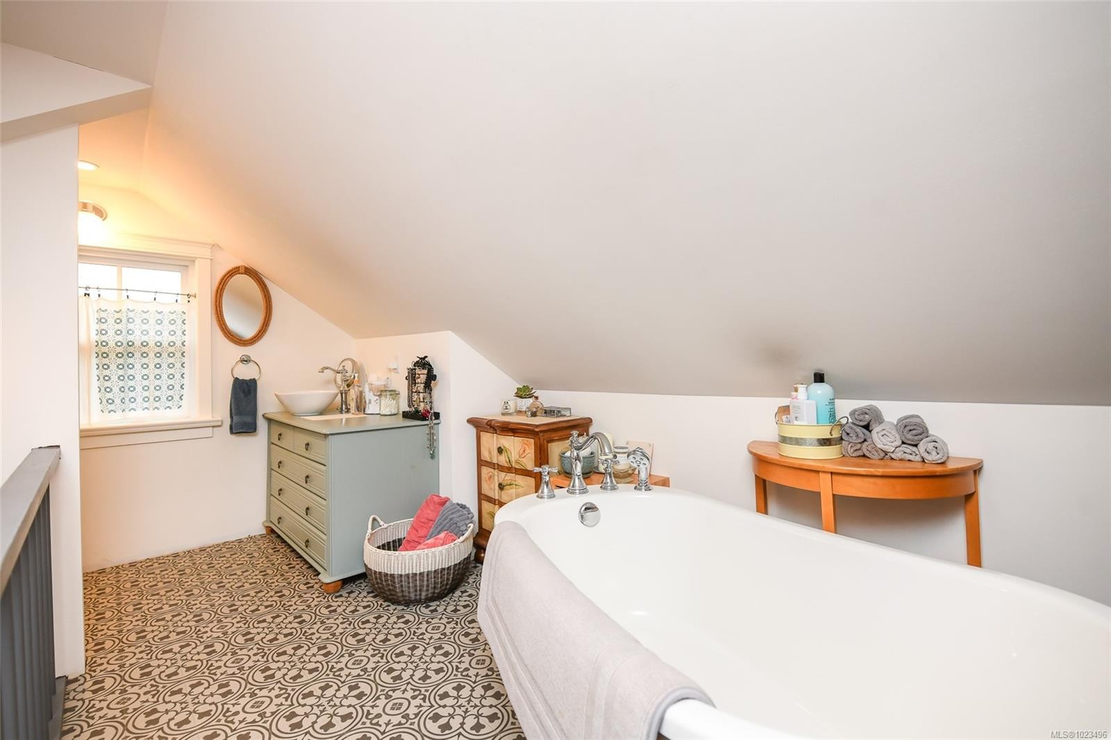 237 Morland Rd, Comox, BC