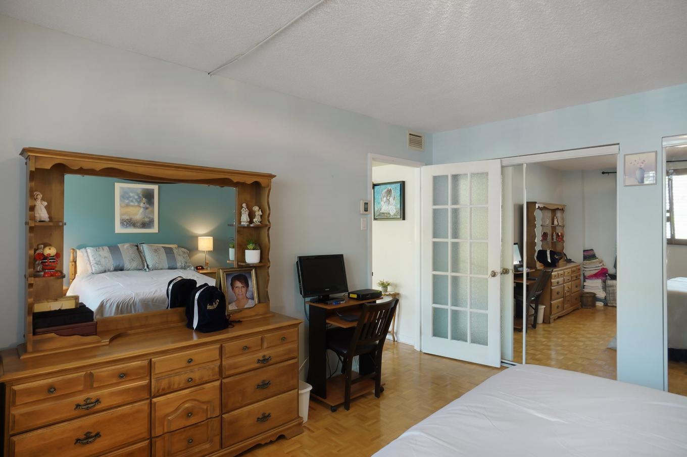 Primary bedroom - 405-6851 Boul. Des Roseraies, Montréal (Anjou), QC - Indoor Photo Showing Bedroom