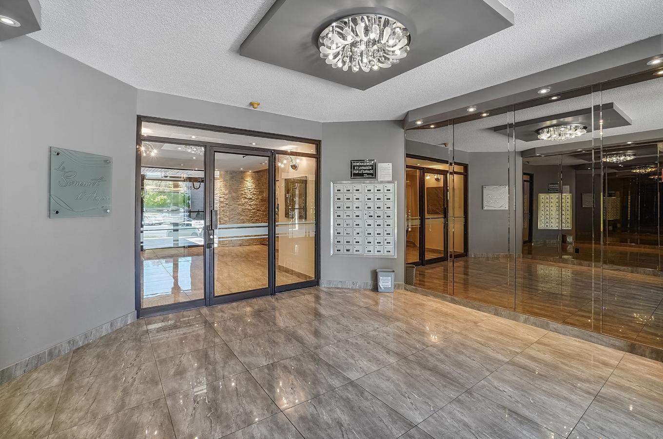 Hall - 405-6851 Boul. Des Roseraies, Montréal (Anjou), QC - Indoor Photo Showing Other Room