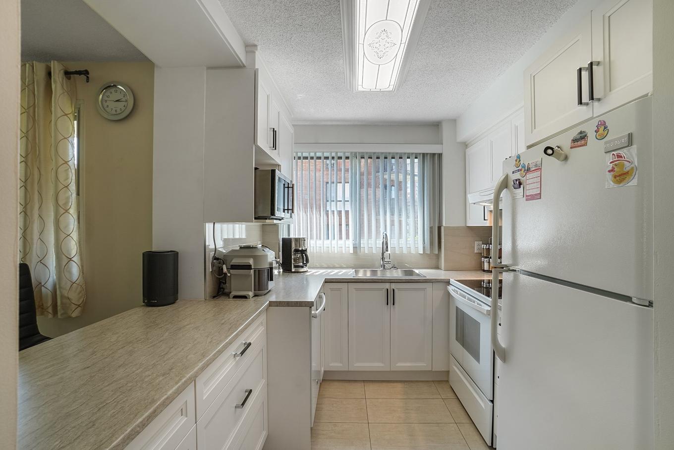 Kitchen - 405-6851 Boul. Des Roseraies, Montréal (Anjou), QC - Indoor Photo Showing Kitchen