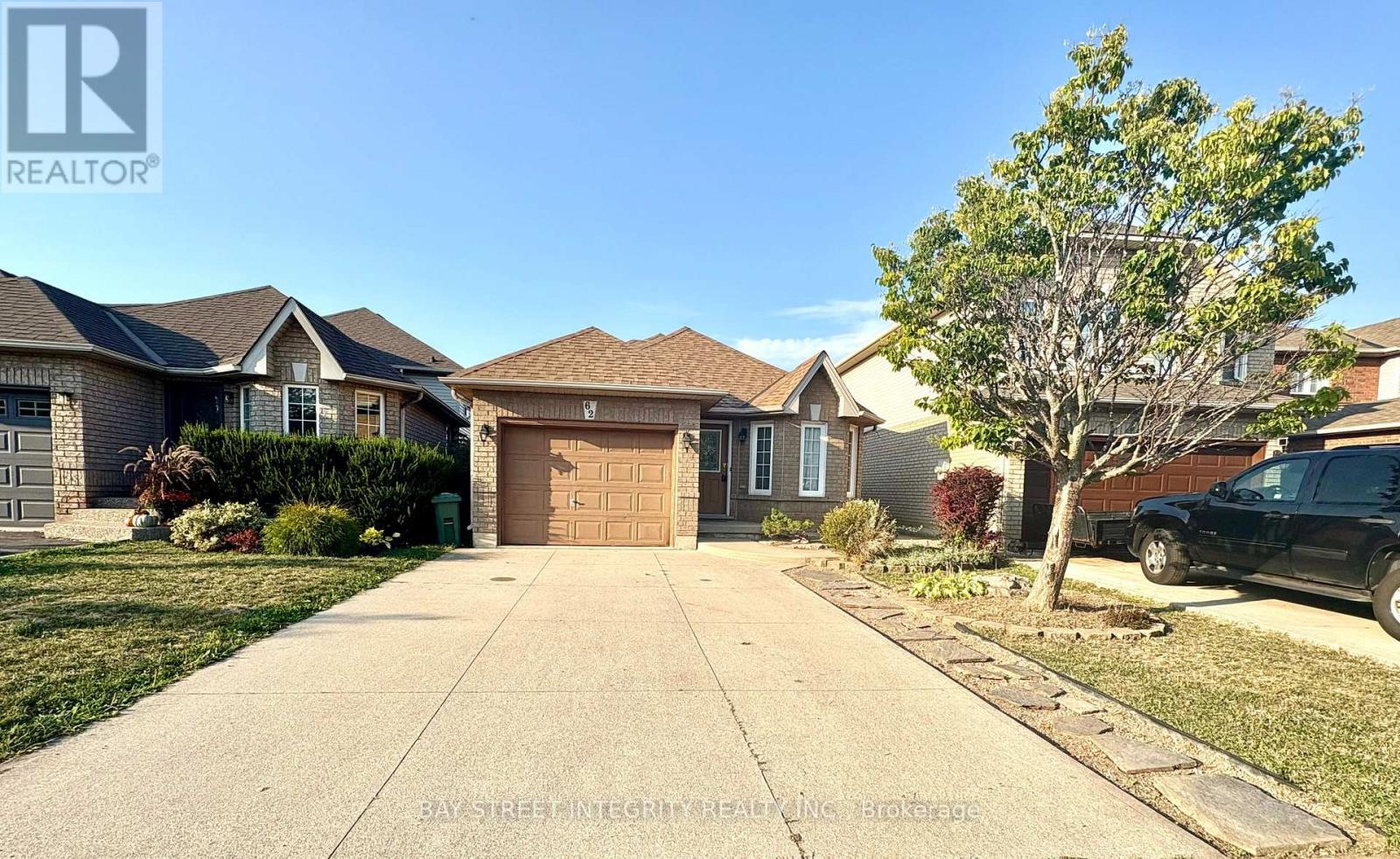 62 Briarose Place, Hamilton, ON - Outdoor With Facade