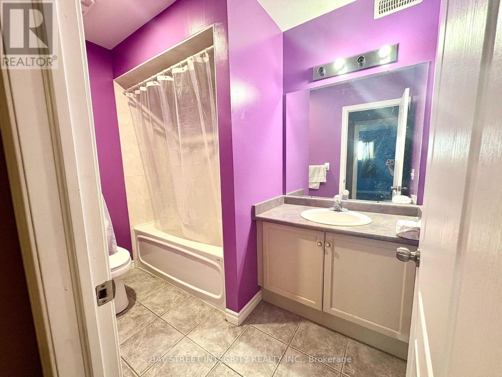 62 Briarose Place, Hamilton, ON - Indoor Photo Showing Bathroom