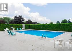 Outdoor Swimming Pool! -