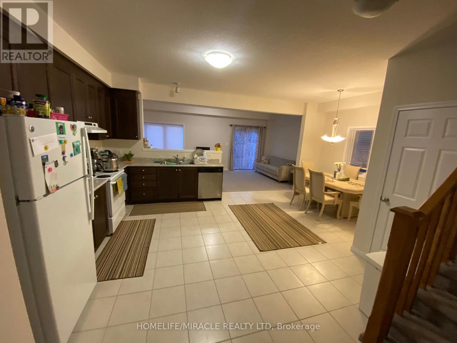 305 Tall Grass Crescent, Kitchener, ON - Indoor Photo Showing Kitchen