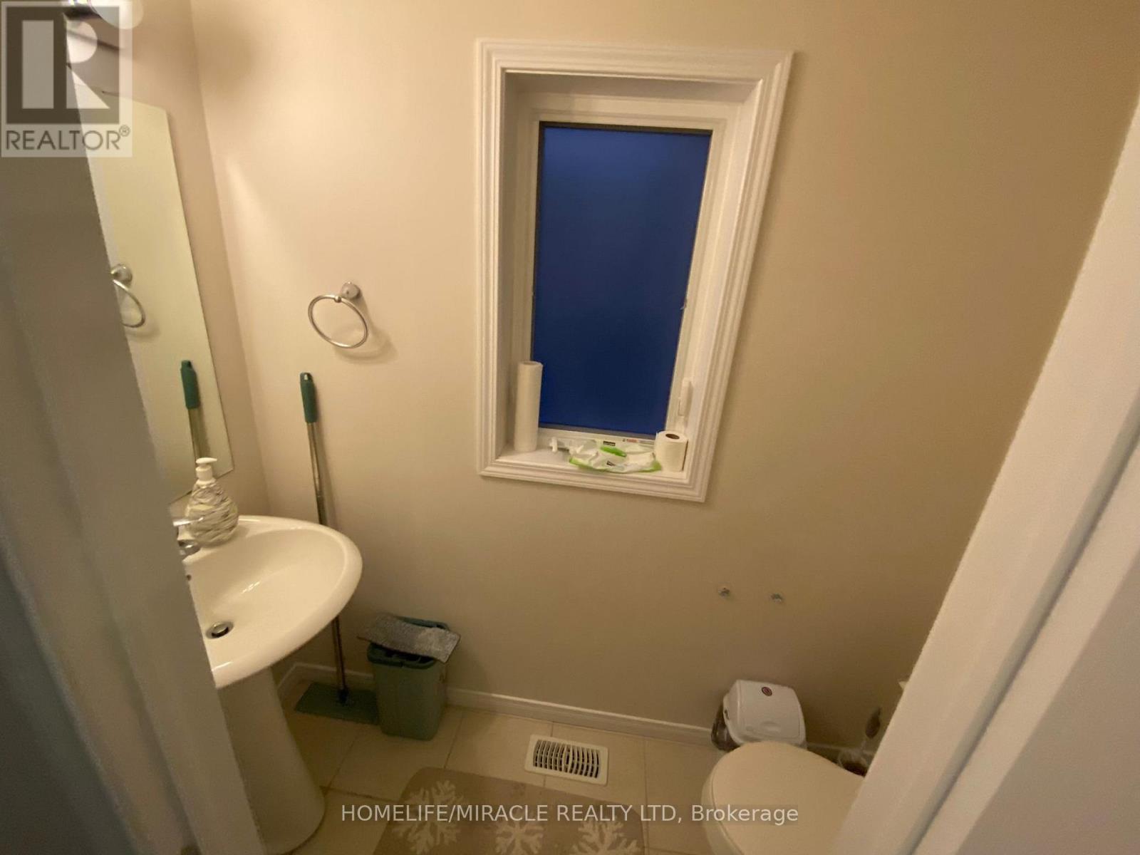 305 Tall Grass Crescent, Kitchener, ON - Indoor Photo Showing Bathroom