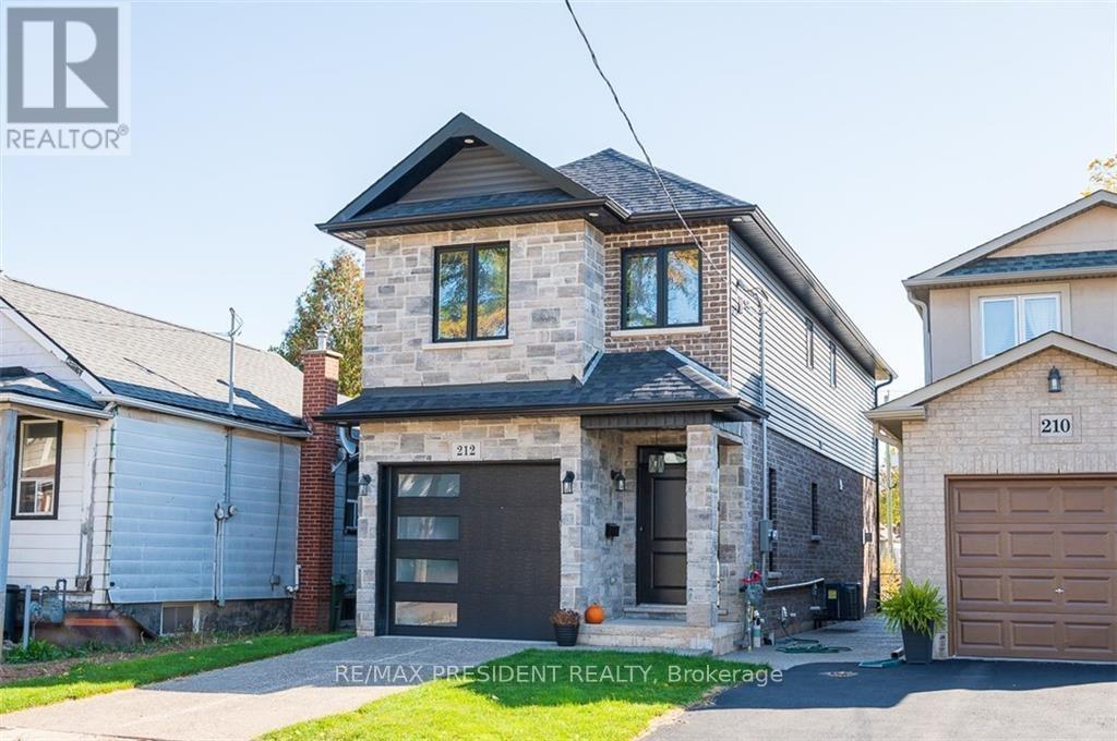 212 Weir Street N, Hamilton, ON - Outdoor With Facade