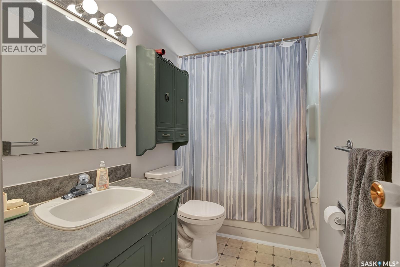 97 Mcgee Crescent, Saskatoon, SK - Indoor Photo Showing Bathroom