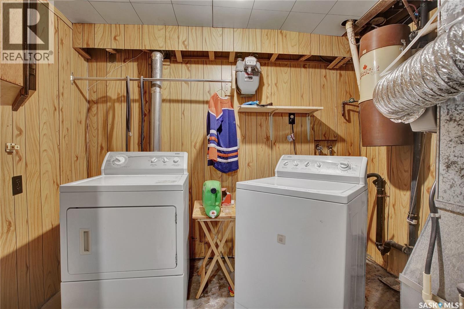 97 Mcgee Crescent, Saskatoon, SK - Indoor Photo Showing Laundry Room