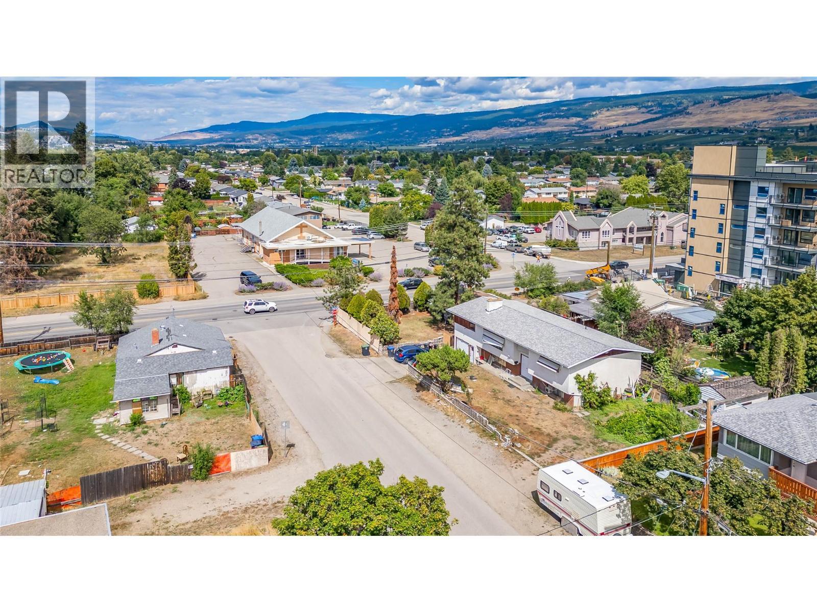 545 Froelich Road, Kelowna, BC - Outdoor With View