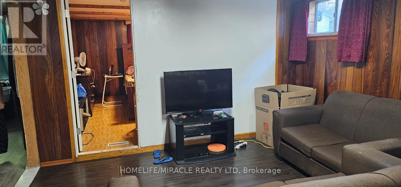 7324 Reindeer Drive, Mississauga, ON - Indoor