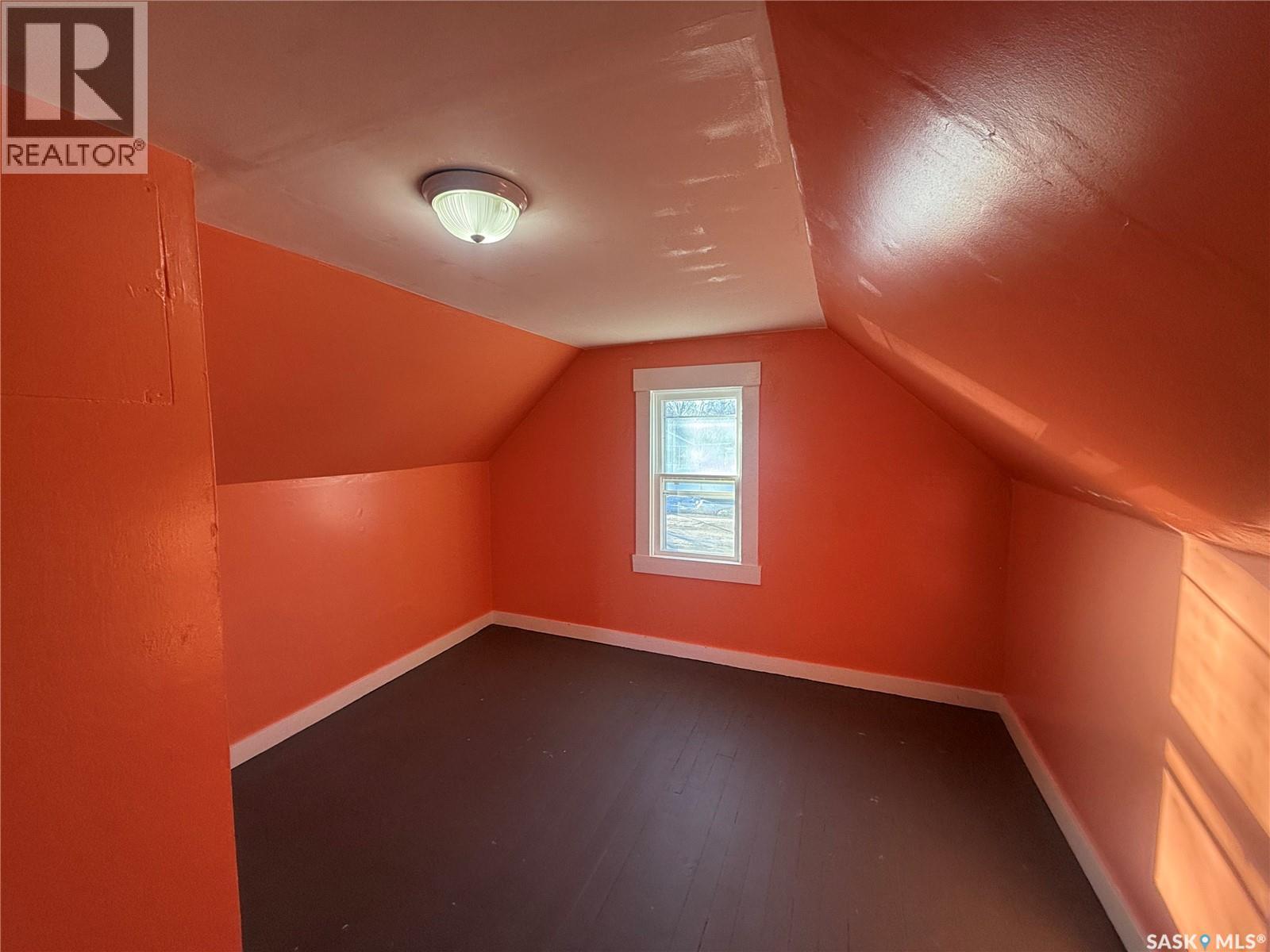 421 3Rd Avenue E, Assiniboia, SK - Indoor Photo Showing Other Room