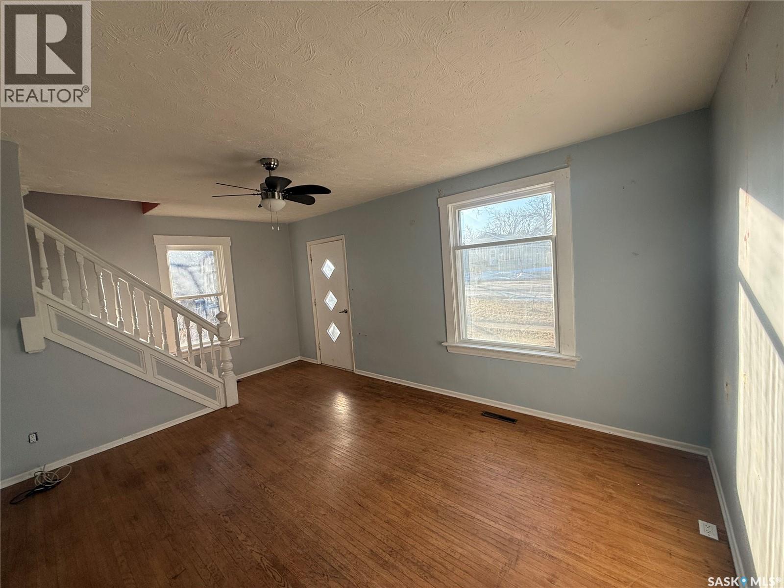 421 3Rd Avenue E, Assiniboia, SK - Indoor Photo Showing Other Room