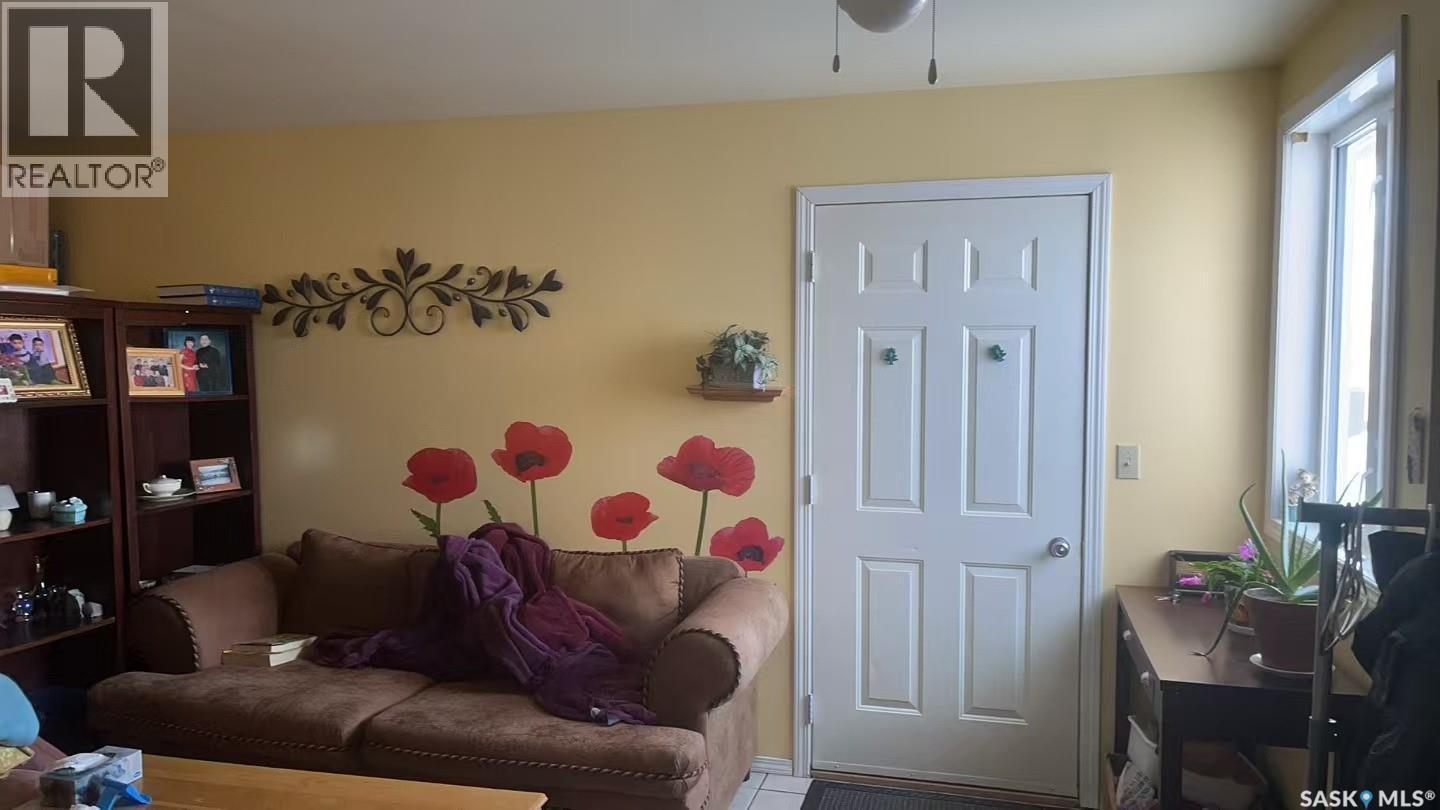 207 Railway Avenue, Watson, SK