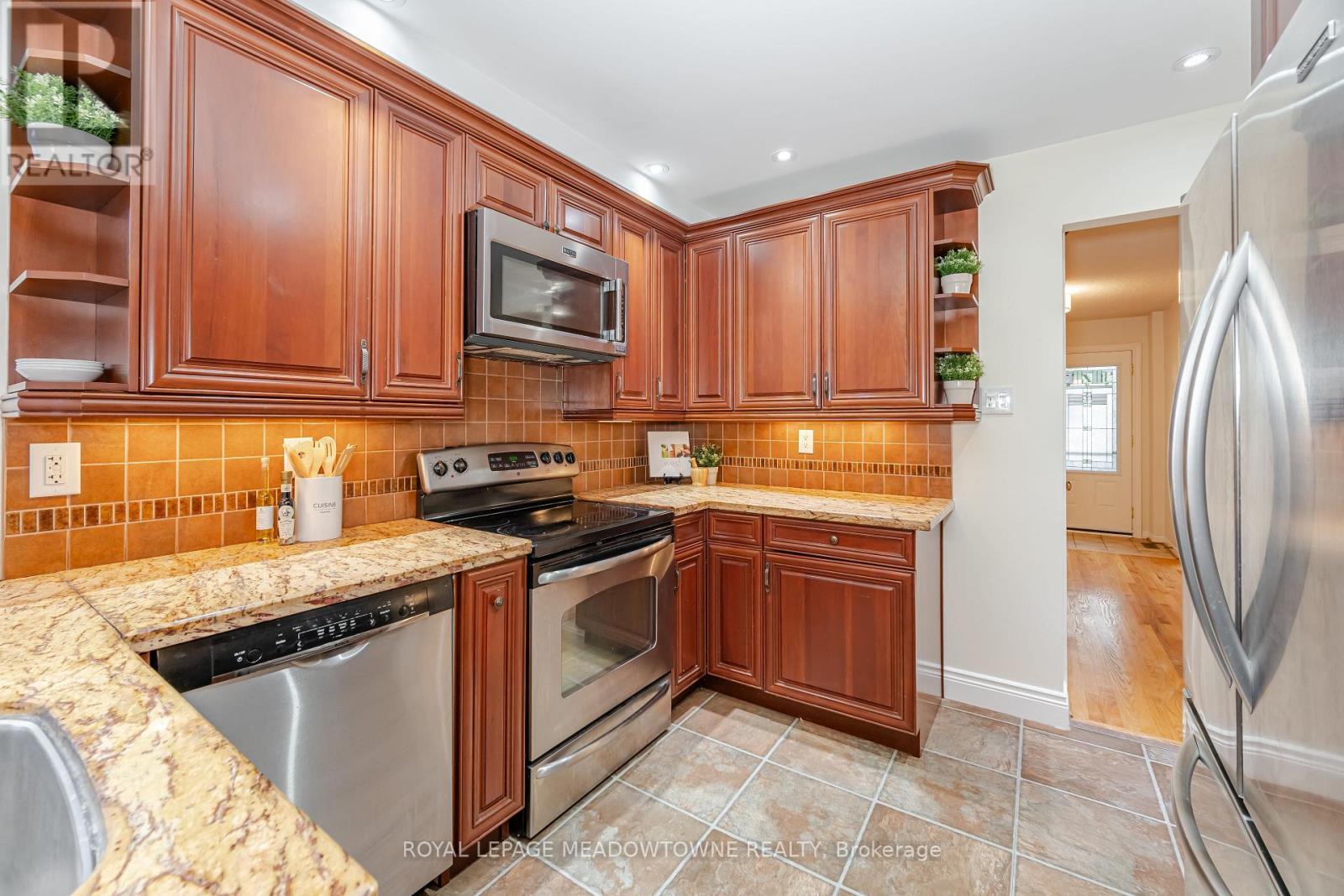 6236 Camgreen Circle, Mississauga, ON - Indoor Photo Showing Kitchen
