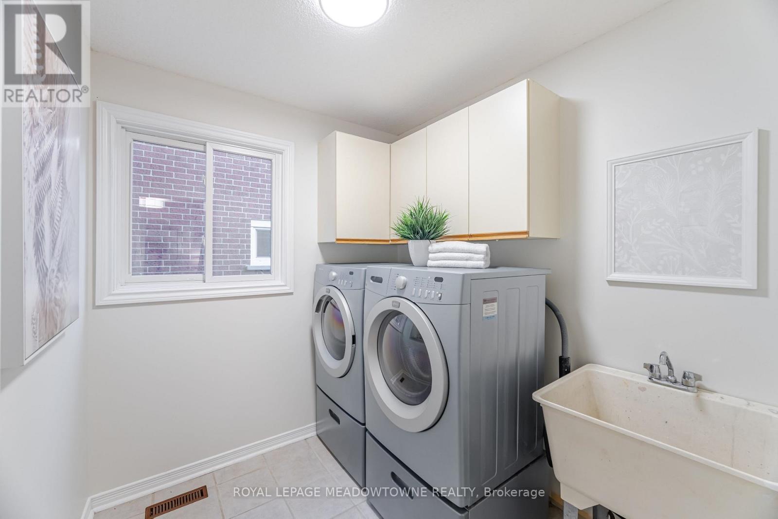 6236 Camgreen Circle, Mississauga, ON - Indoor Photo Showing Laundry Room