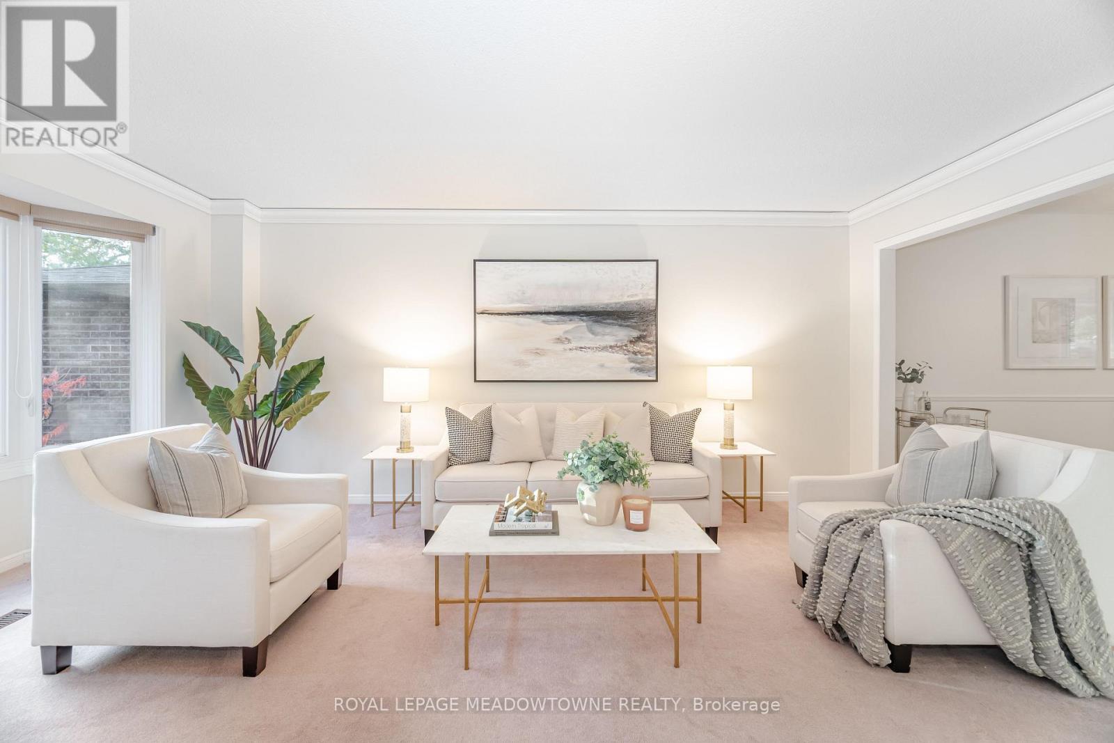 6236 Camgreen Circle, Mississauga, ON - Indoor Photo Showing Living Room