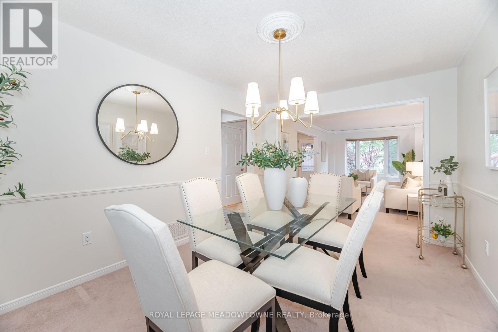 6236 Camgreen Circle, Mississauga, ON - Indoor Photo Showing Dining Room