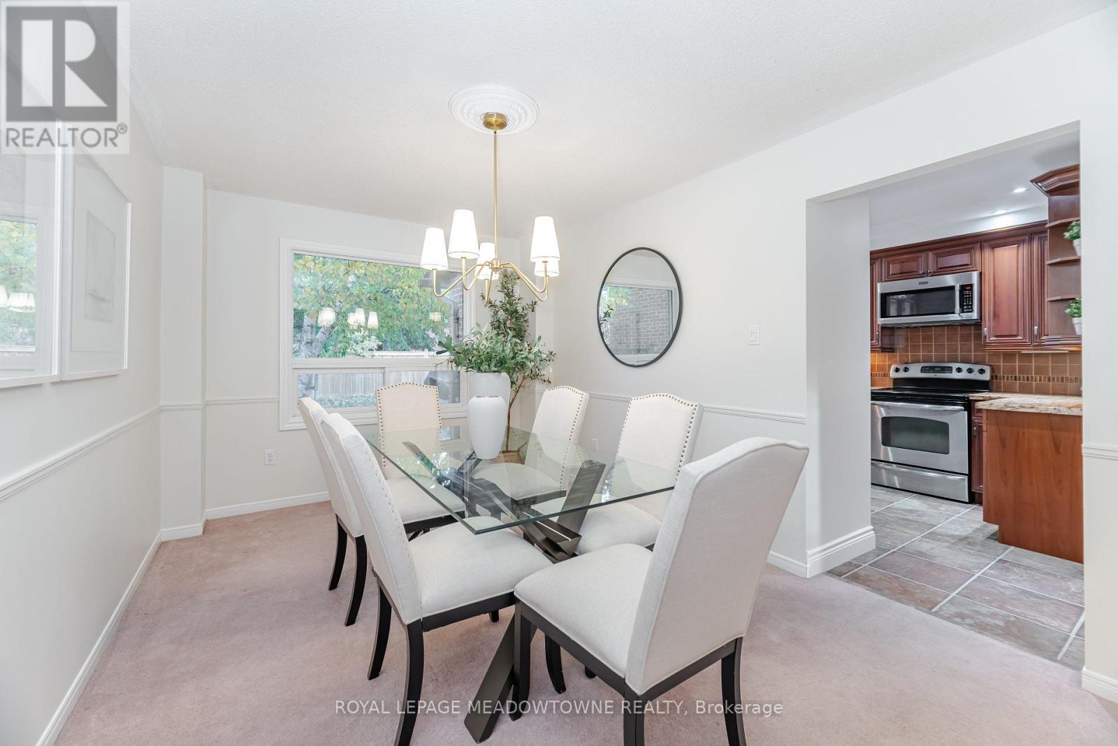 6236 Camgreen Circle, Mississauga, ON - Indoor Photo Showing Dining Room