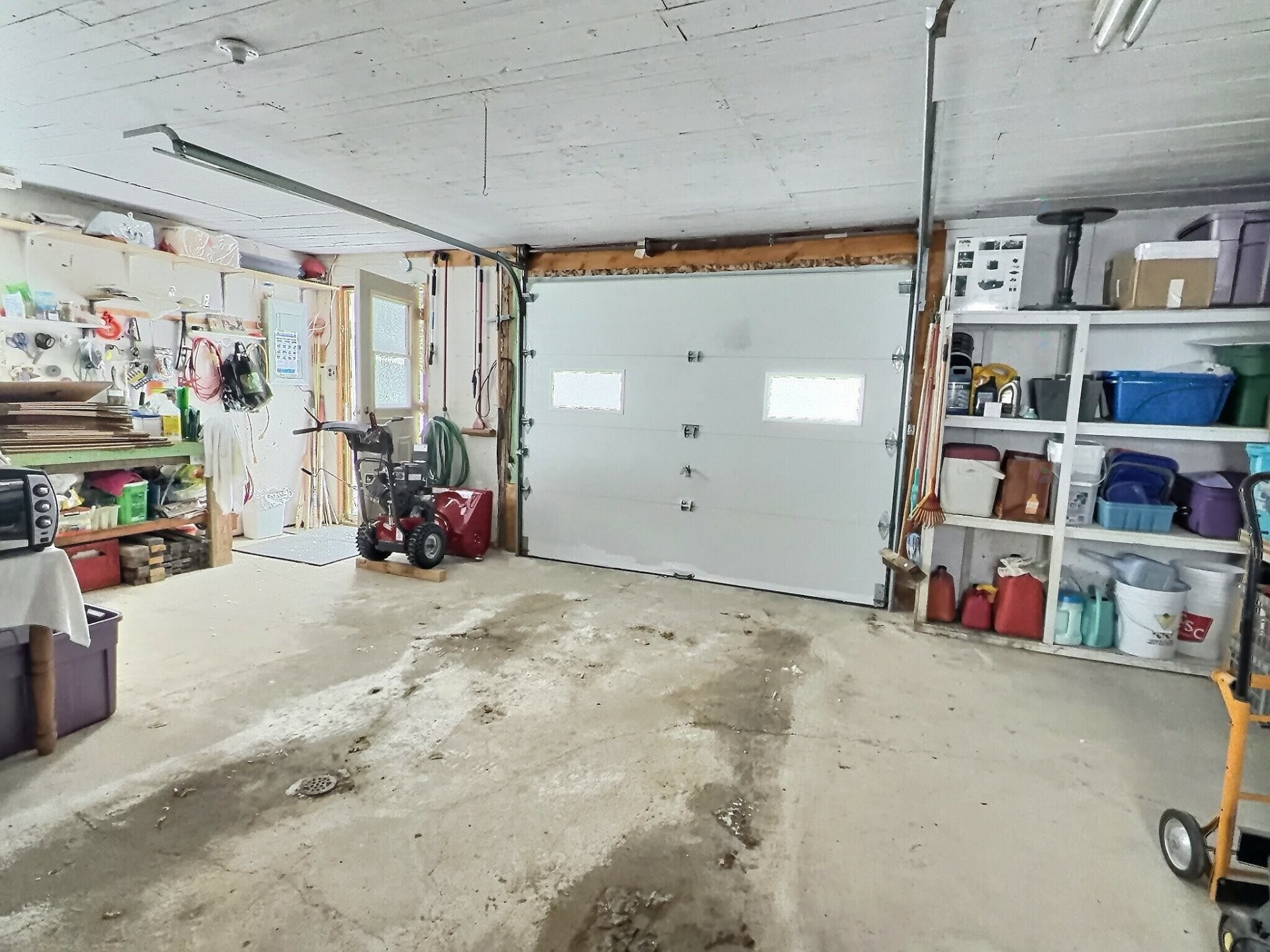 Garage - 762 Rue Principale, Rémigny, QC - Indoor Photo Showing Garage