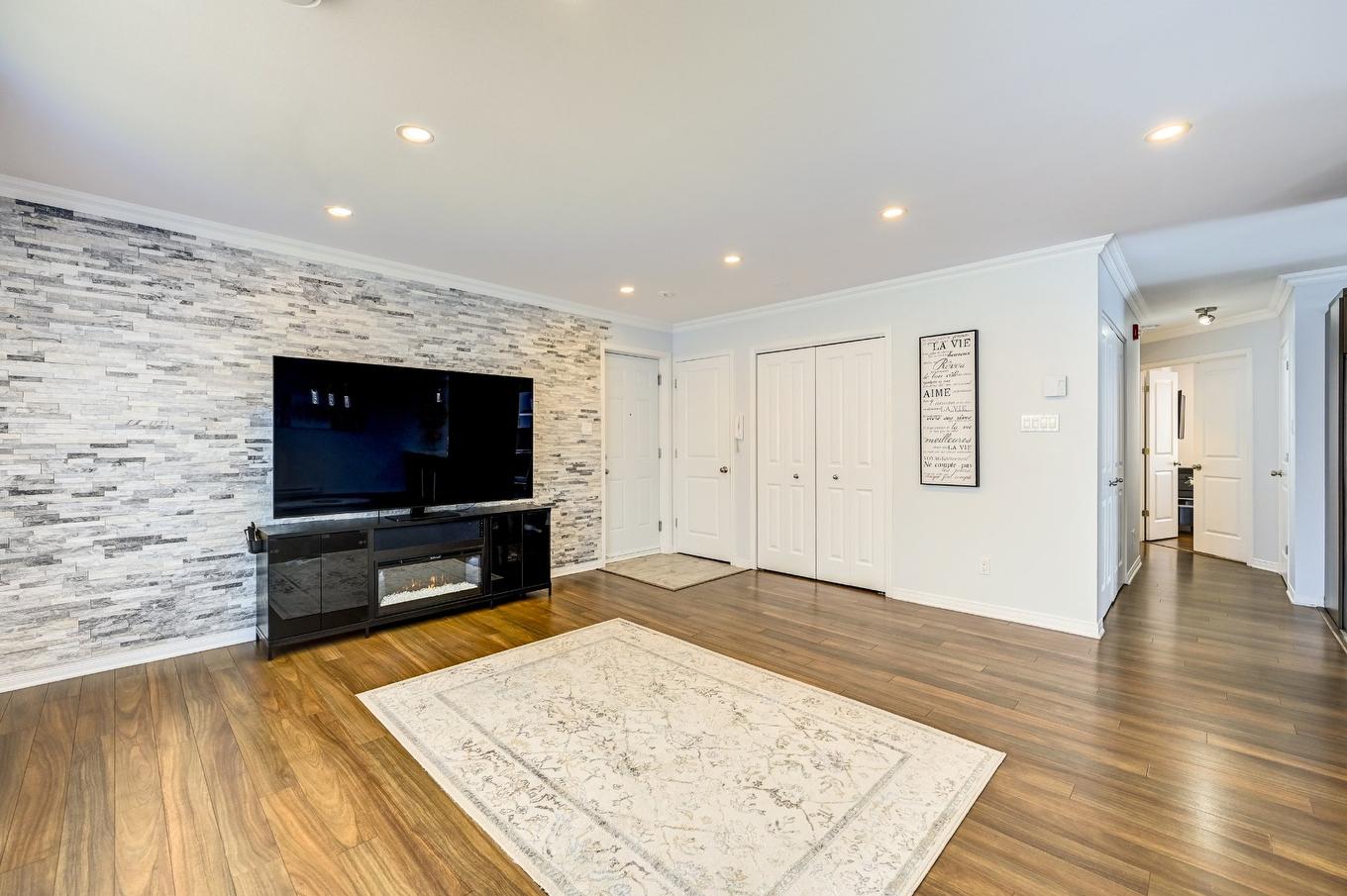 Salon - 6-85 Rue Lautrec, Châteauguay, QC - Indoor Photo Showing Living Room