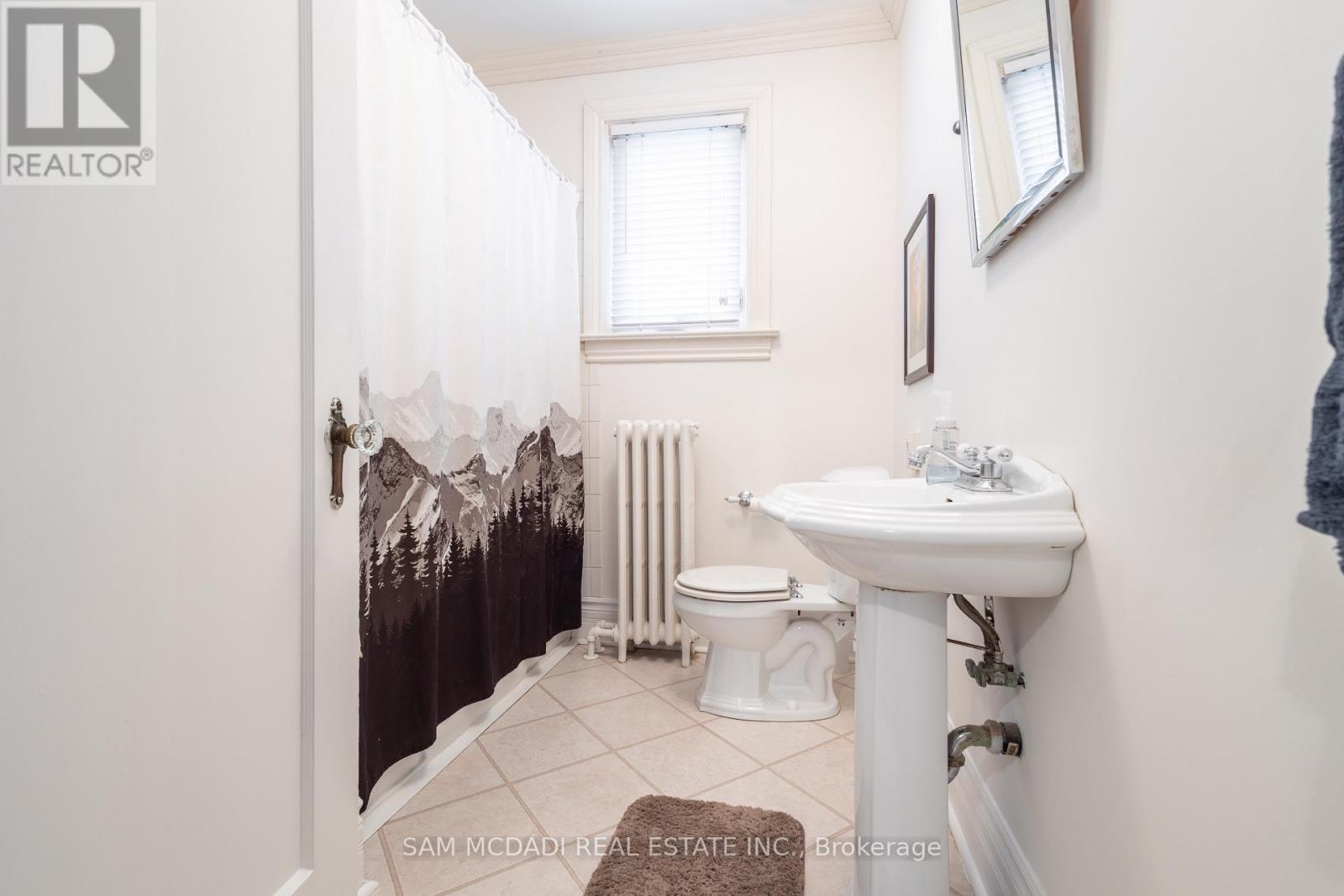 11 Brant Avenue, Mississauga, ON - Indoor Photo Showing Bathroom