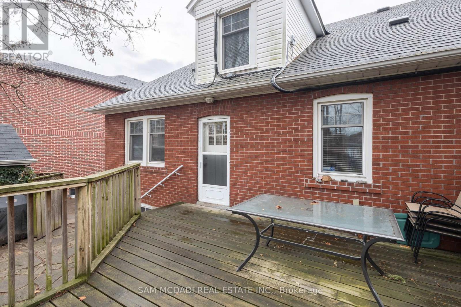 11 Brant Avenue, Mississauga, ON - Outdoor With Exterior