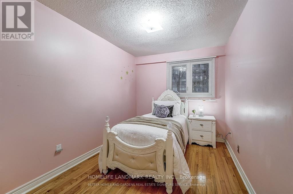 63 Chalfield Lane, Mississauga, ON - Indoor Photo Showing Bedroom