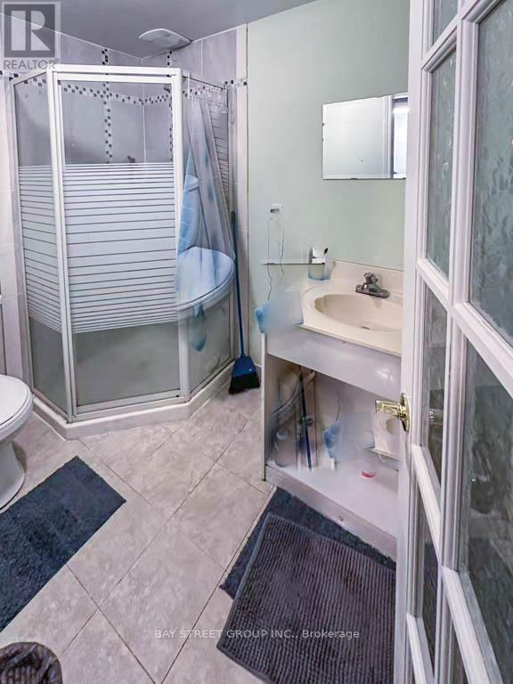 4641 Crosscreek Court, Mississauga, ON - Indoor Photo Showing Bathroom