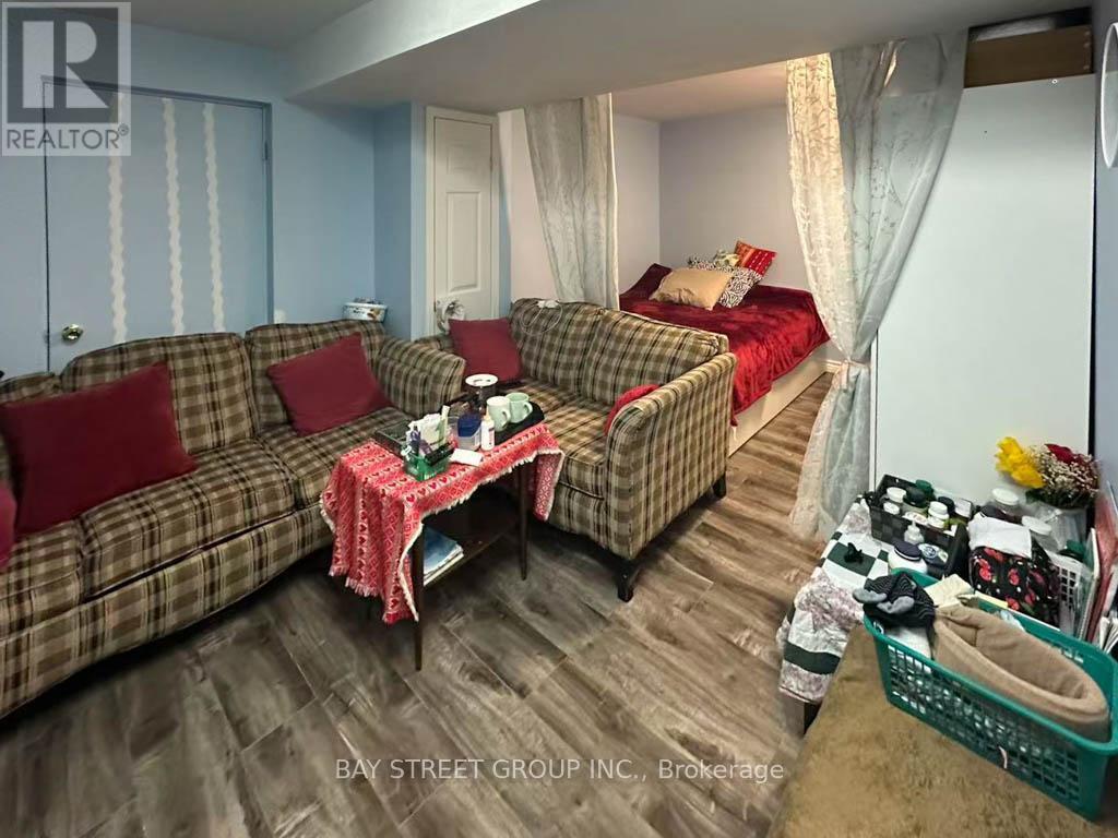 4641 Crosscreek Court, Mississauga, ON - Indoor