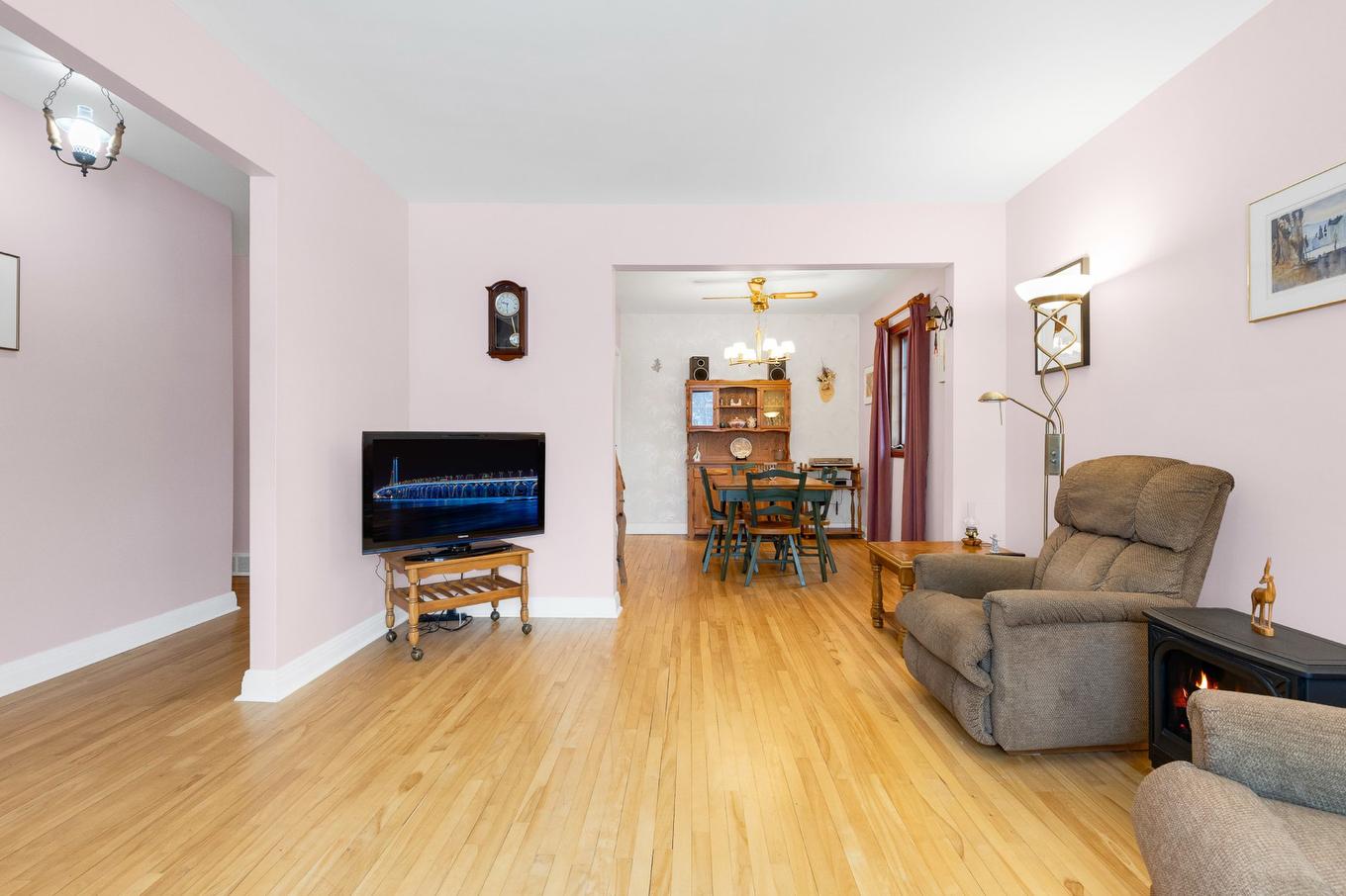 Salon - 1370 Rue Lépine, Montréal (Saint-Laurent), QC - Indoor Photo Showing Living Room