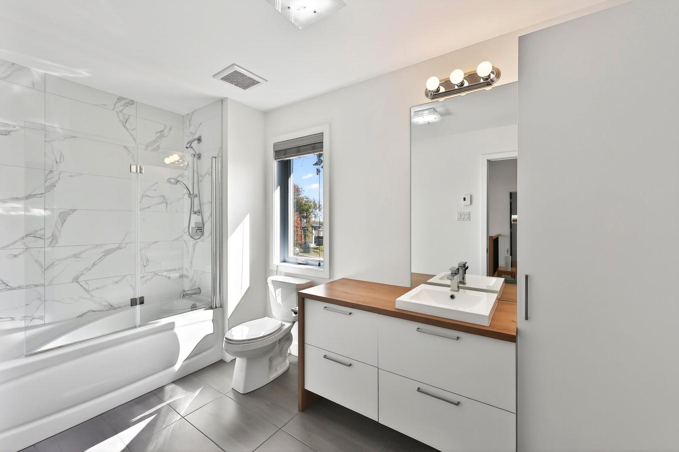 Salle de bains - 16940 Rue Du Zircon, Mirabel, QC - Indoor Photo Showing Bathroom