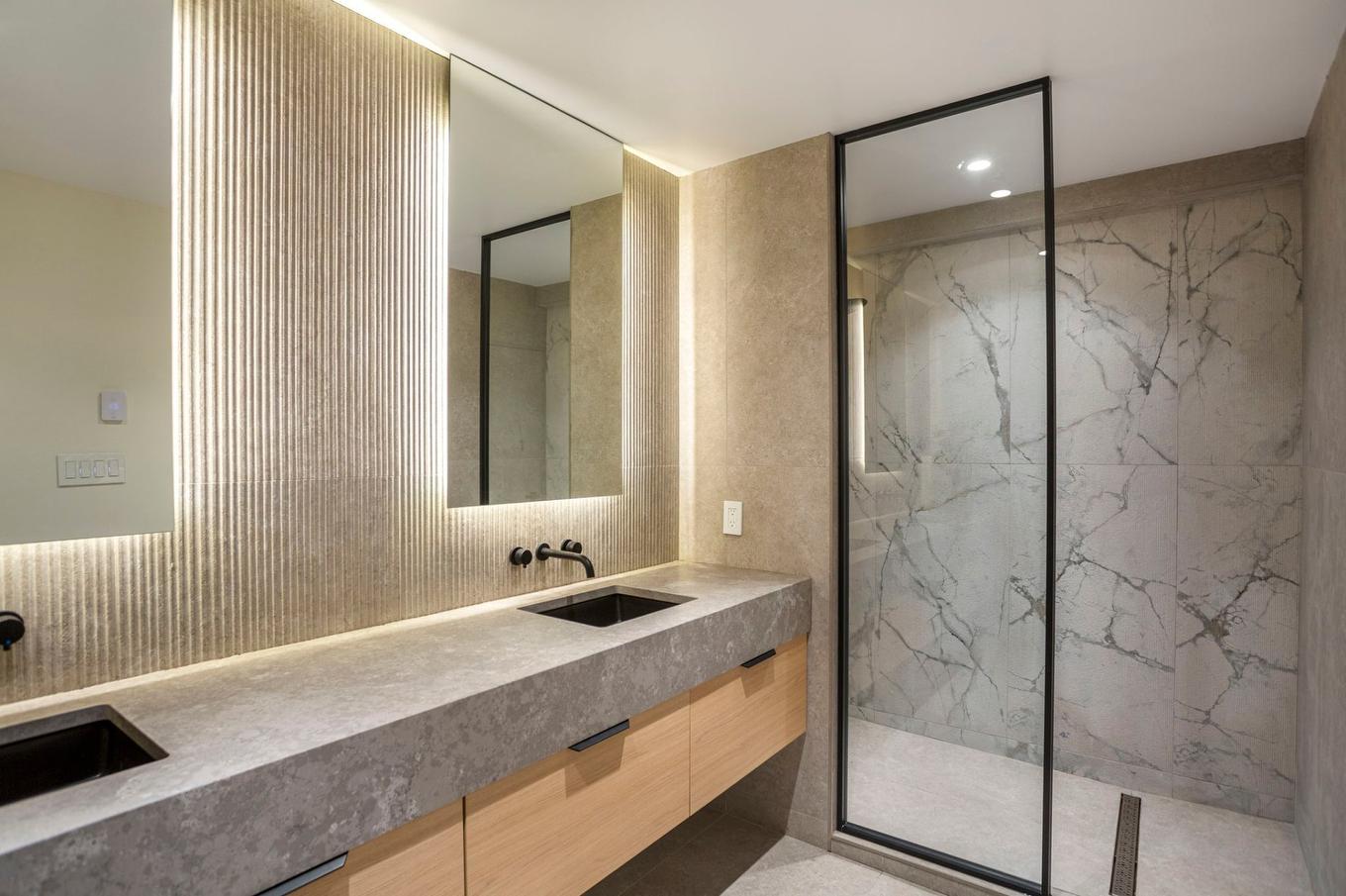 Salle de bains - 302-781 Rue De La Commune E., Montréal (Ville-Marie), QC - Indoor Photo Showing Bathroom