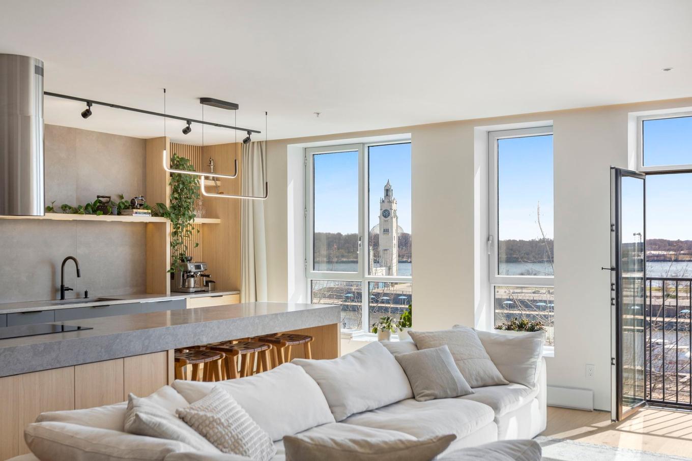 Salon - 302-781 Rue De La Commune E., Montréal (Ville-Marie), QC - Indoor Photo Showing Living Room