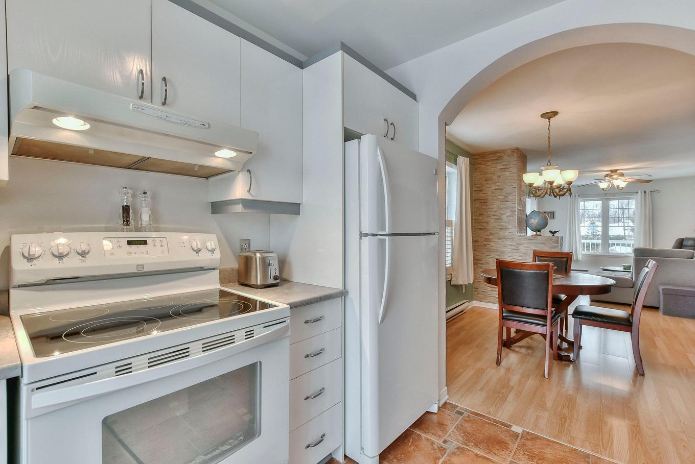 Kitchen - 245 Boul. Jérobelle, Saint-Jérôme, QC - Indoor Photo Showing Kitchen