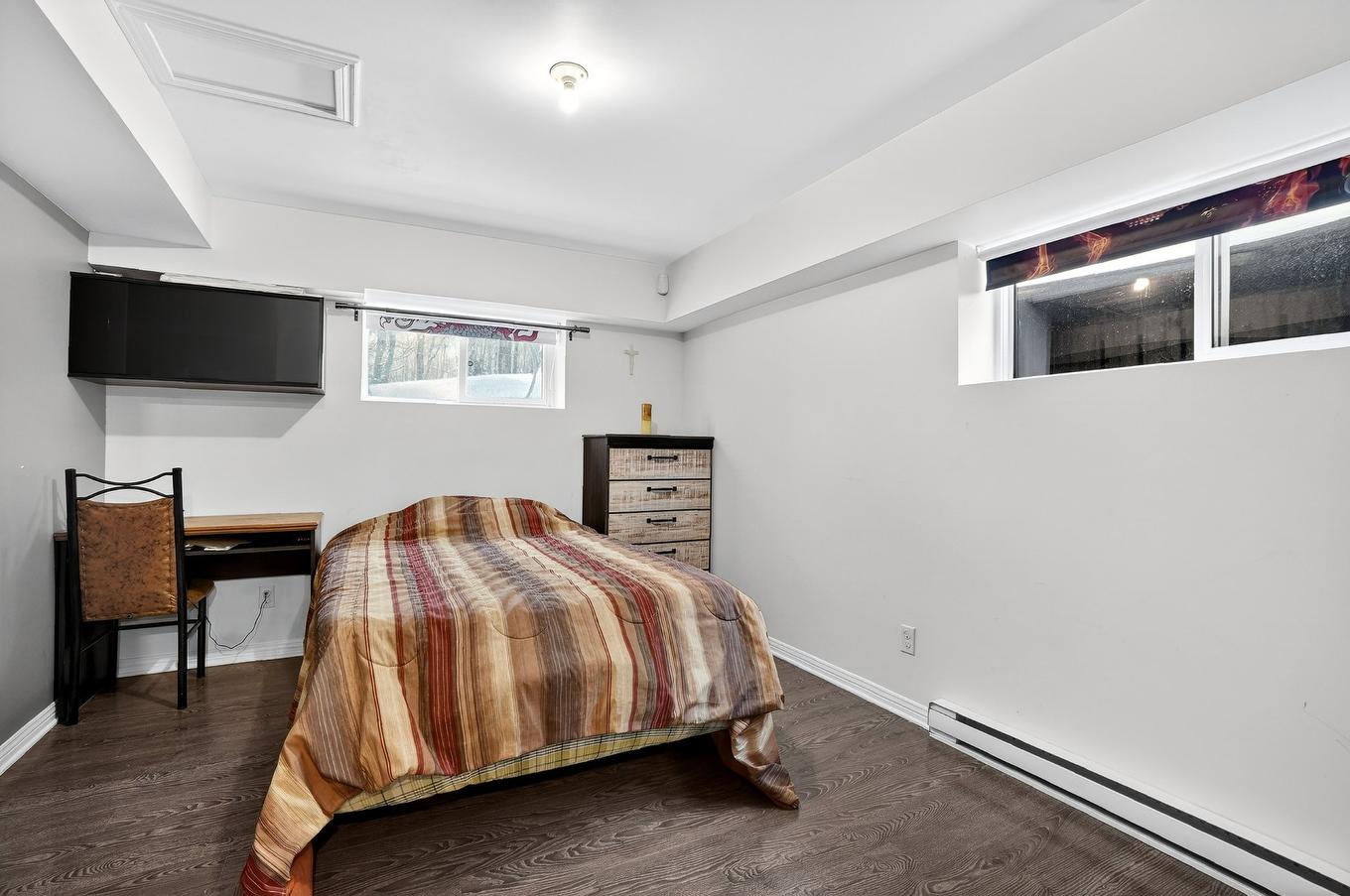 Bedroom - 224 Rue Du Havre, Saint-Colomban, QC - Indoor Photo Showing Bedroom